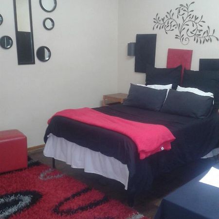 מהיקנג Larona Inn מראה חיצוני תמונה