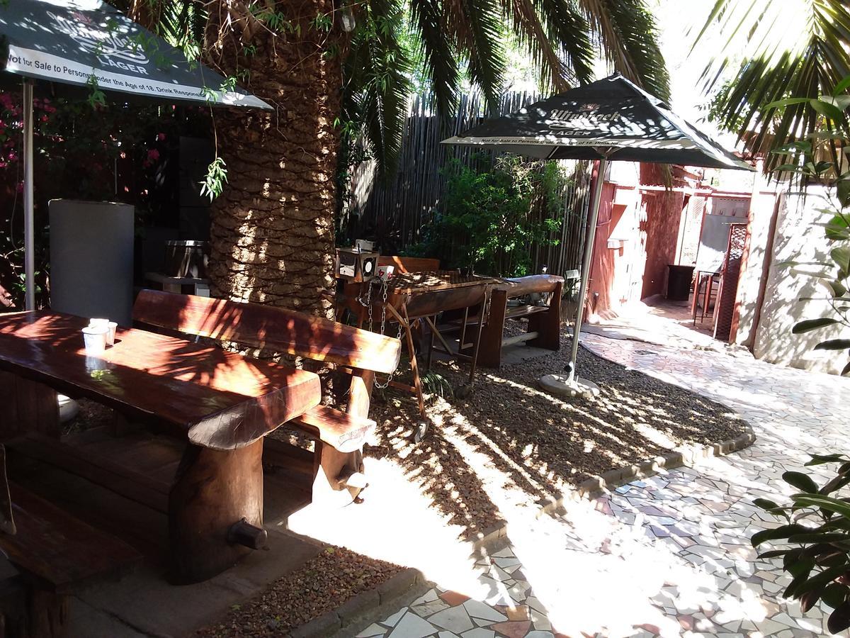 מהיקנג Larona Inn מראה חיצוני תמונה