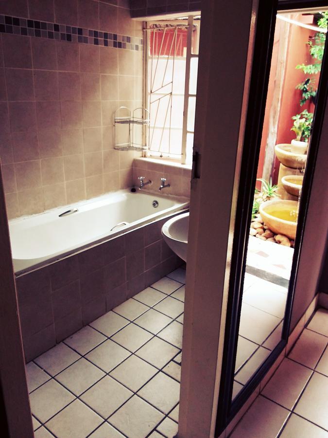 מהיקנג Larona Inn מראה חיצוני תמונה