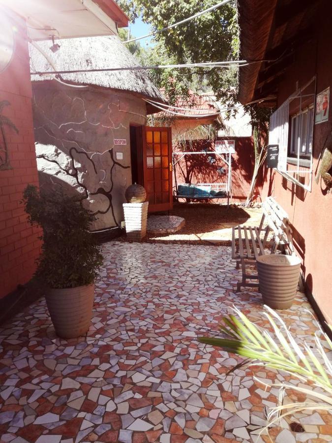 מהיקנג Larona Inn מראה חיצוני תמונה