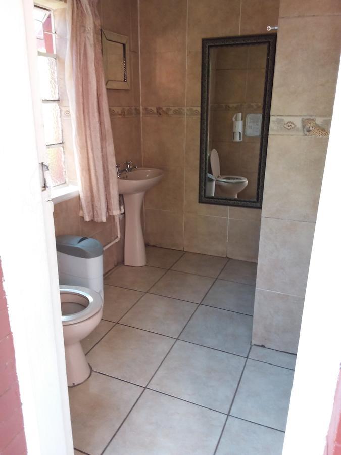 מהיקנג Larona Inn מראה חיצוני תמונה
