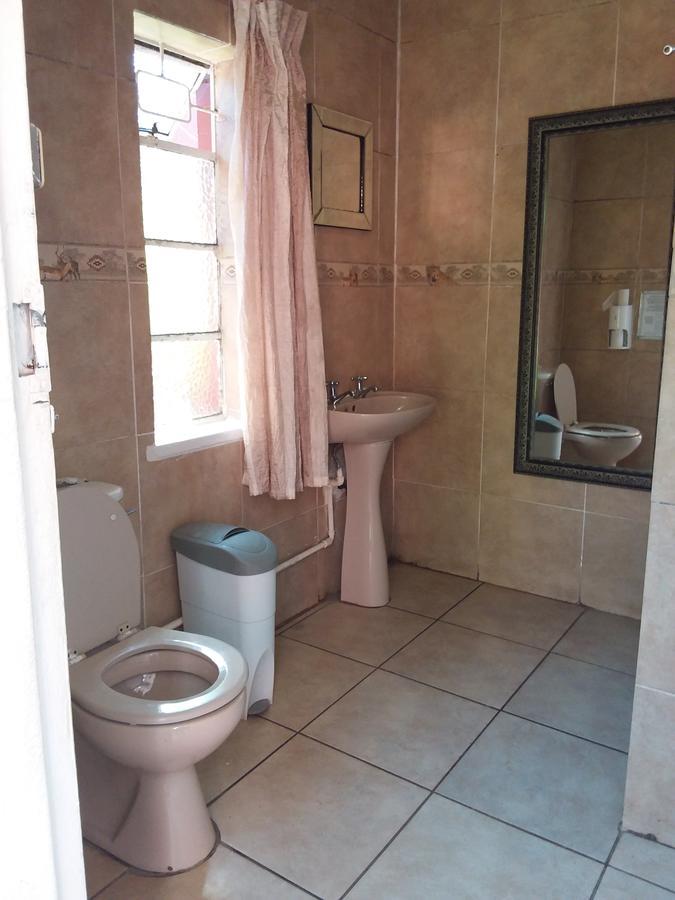 מהיקנג Larona Inn מראה חיצוני תמונה