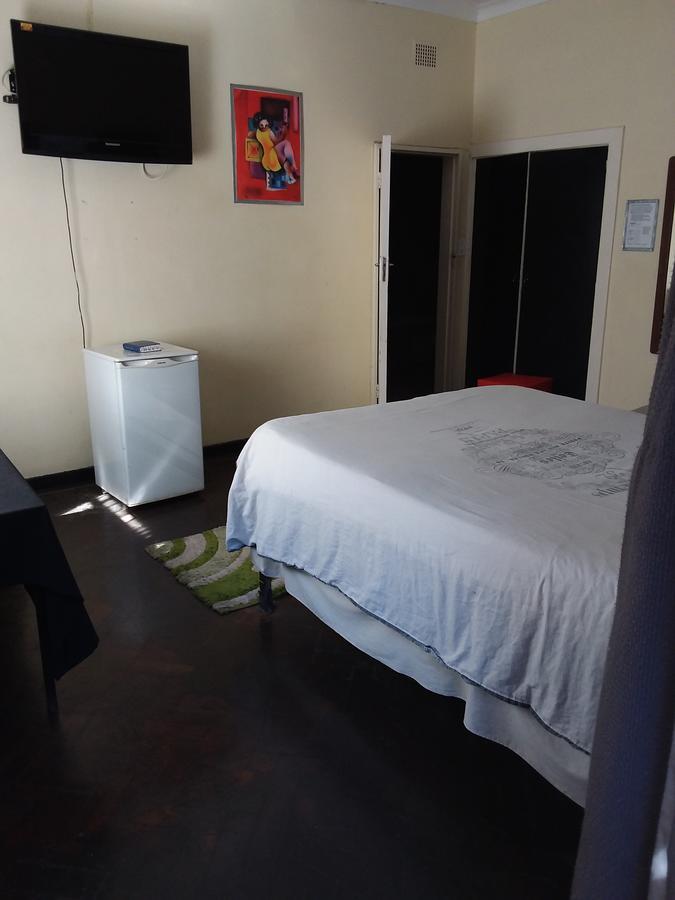 מהיקנג Larona Inn מראה חיצוני תמונה